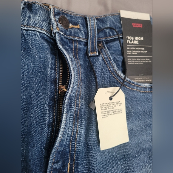 Levi's 70'S HIGH RISE FLARE WOMEN'S JEANS/ NWT Size 27x32 - Picture 3 of 12